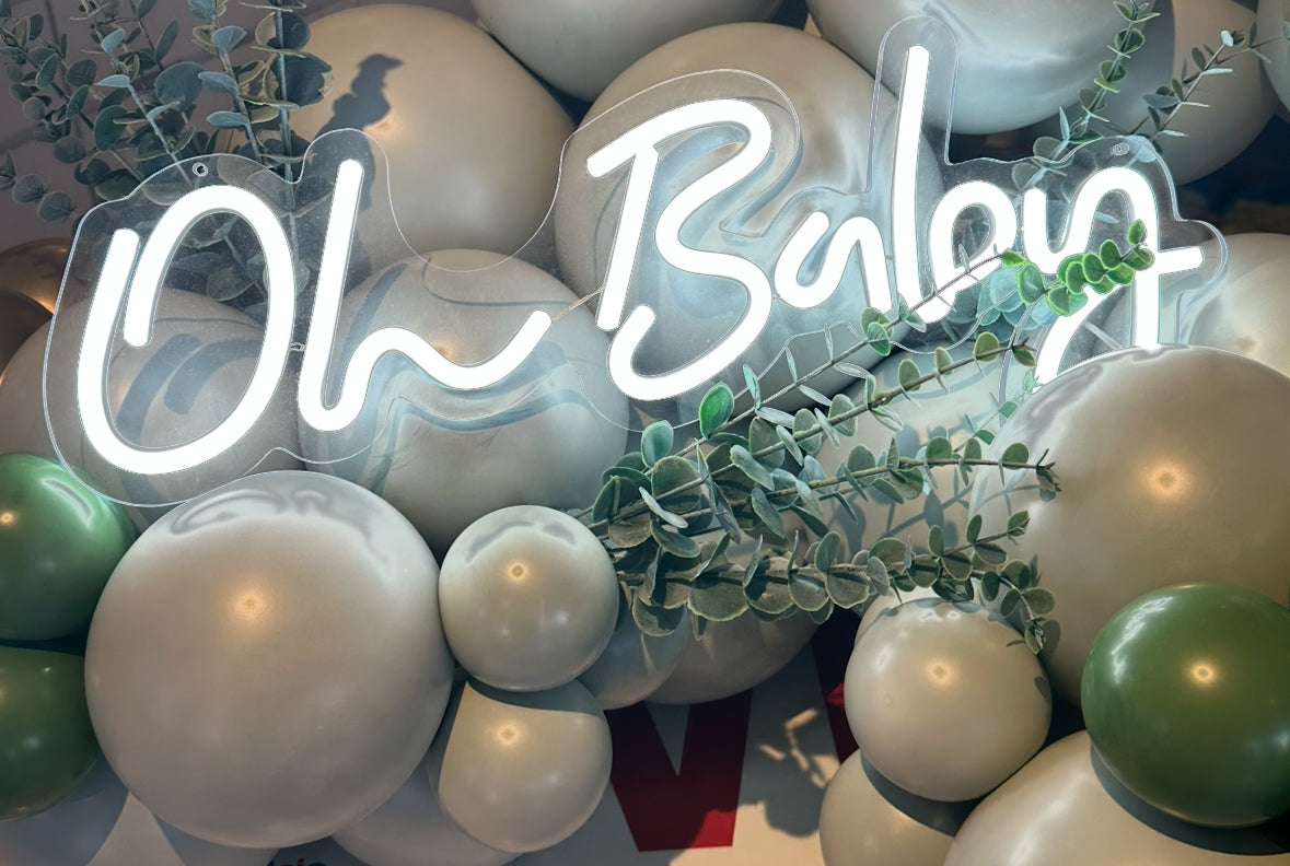 LED NEON Oh Baby Schriftzug Kaltweiß